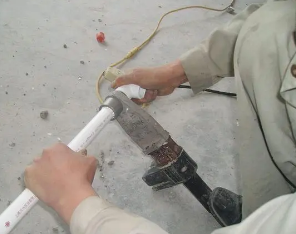 仲巴漏水维修电话